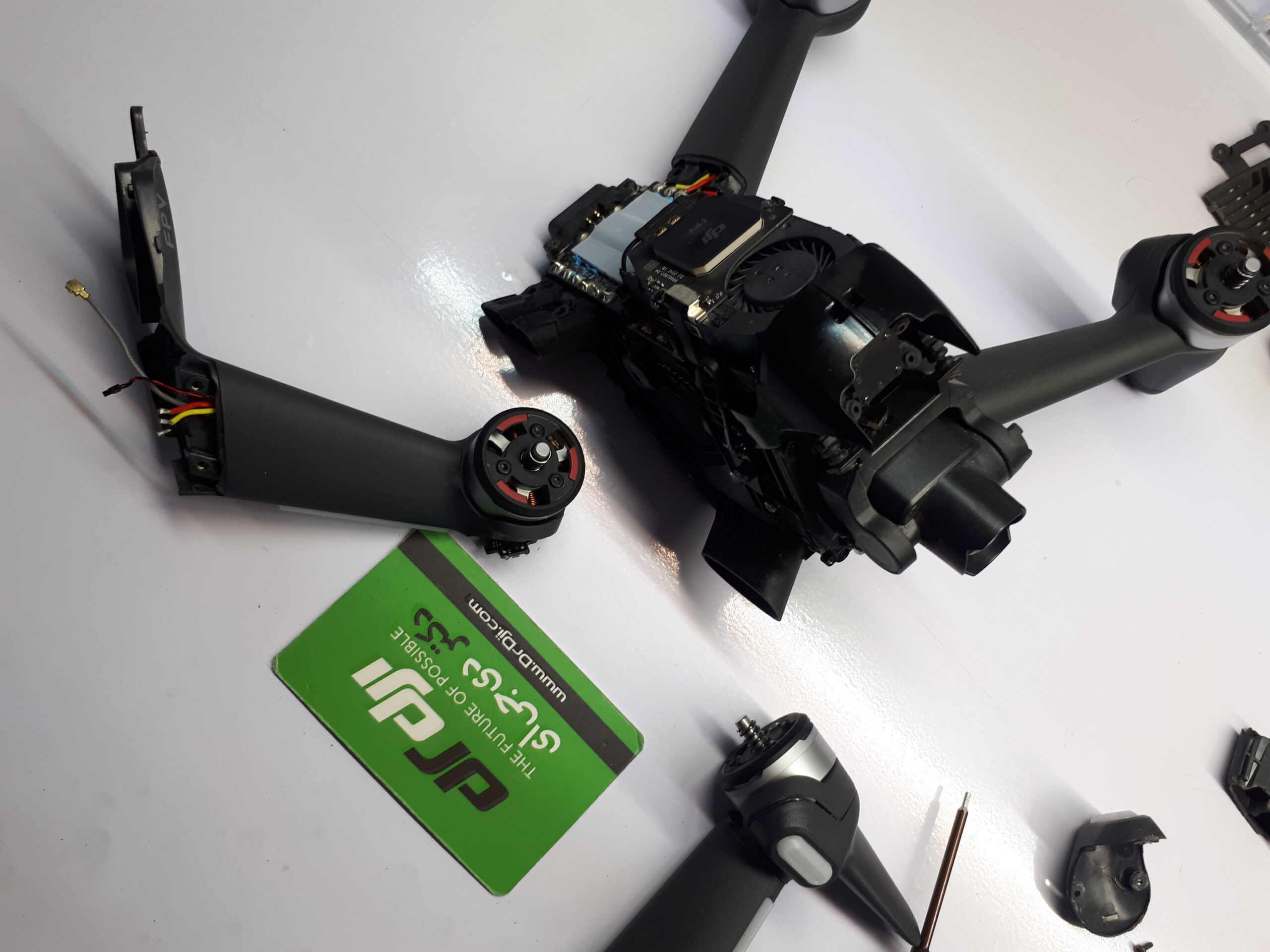 تعمیرات کوادکوپتر DJI FPV