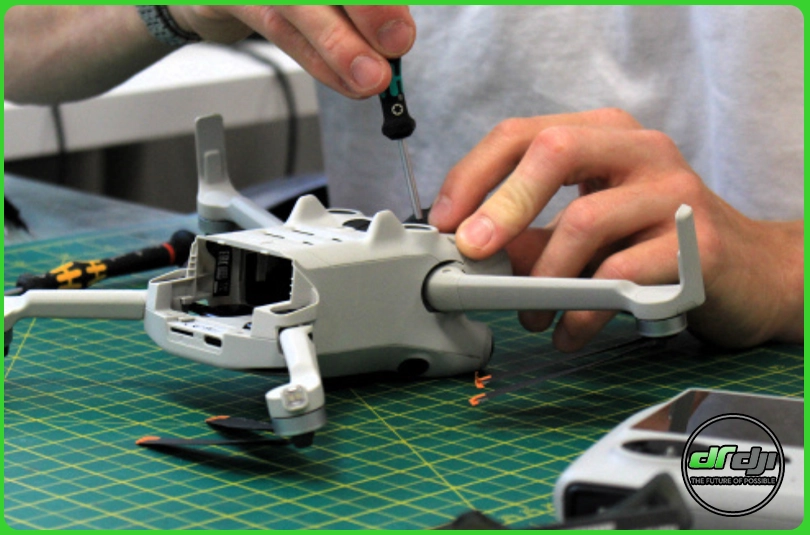 تعمیر مویک مینی ۴ پرو