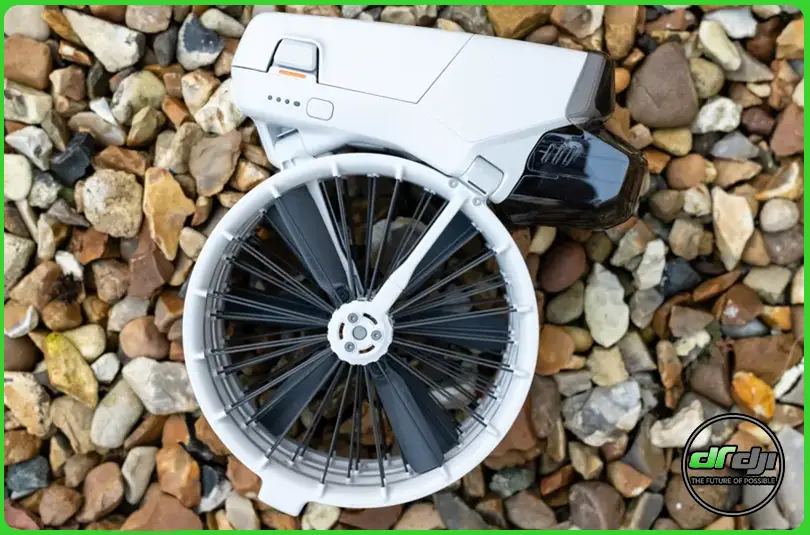 بررسی کیفیت دوربین DJI Flip 